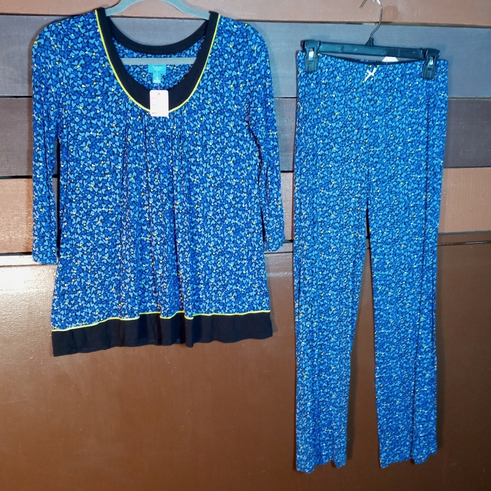 Simply Vera Vera Wang XS Beautiful blue W/Hearts Long Sleeve with Matching pants
